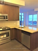 540-540 Bur Oak Ave in Markham, ON - Building Photo - Building Photo