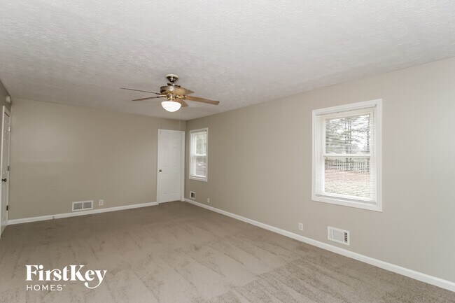 289 Angla Dr SE in Smyrna, GA - Foto de edificio - Building Photo