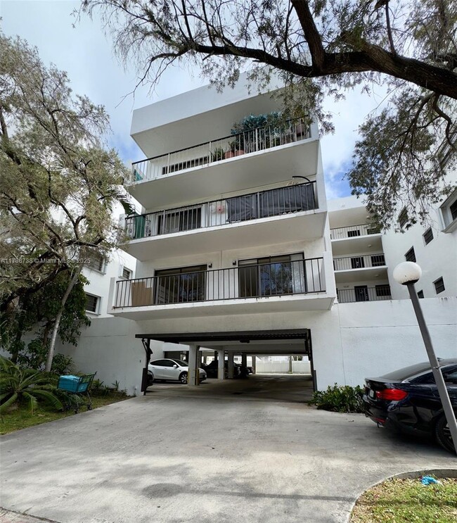 8255 Abbott Ave in Miami Beach, FL - Building Photo - Building Photo