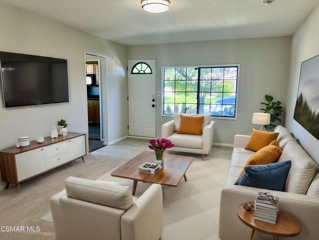 2007 Rhoda St in Simi Valley, CA - Building Photo - Building Photo