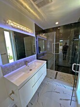 4627 W 18th St in Los Angeles, CA - Foto de edificio - Building Photo