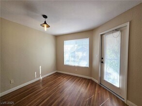 2750 S Durango Dr, Unit 2141 in Las Vegas, NV - Building Photo - Building Photo