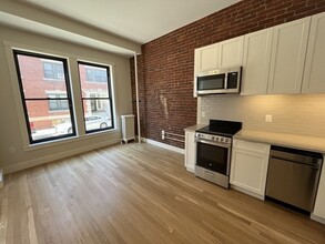 9 Sewall Ave in Brookline, MA - Building Photo - Building Photo