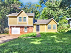 2431 Corner Shoals Dr in Decatur, GA - Building Photo