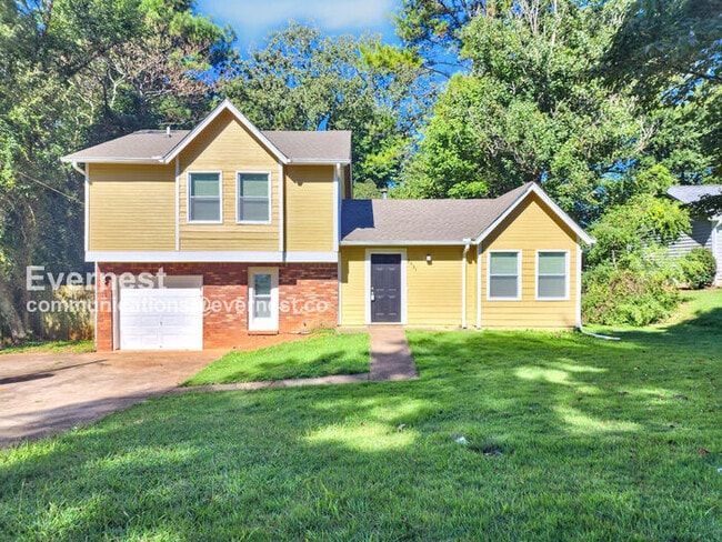property at 2431 Corner Shoals Dr