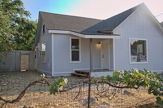 407 W Pine St in Walla Walla, WA - Foto de edificio - Building Photo
