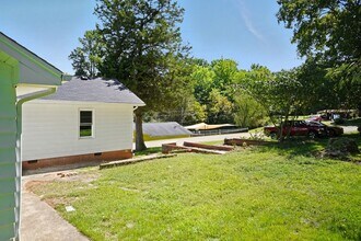 913 E Harden St in Graham, NC - Building Photo - Building Photo