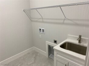 702 NW 2nd Ln in Cape Coral, FL - Building Photo - Building Photo