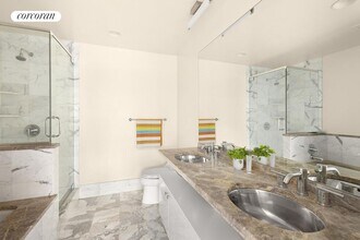 440 Kent Ave in Brooklyn, NY - Building Photo - Building Photo