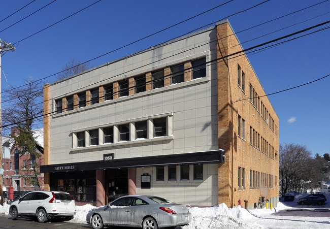 1050 Hancock St
