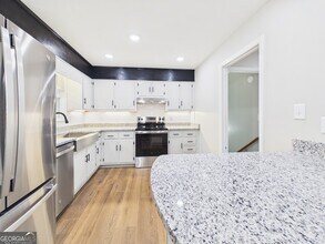 1140 Woodlands Rd in Watkinsville, GA - Foto de edificio - Building Photo