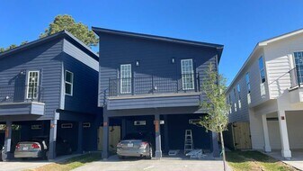 8625 Homewood Ln in Houston, TX - Building Photo