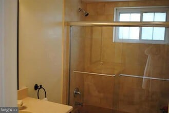 6918 Espey Ln in McLean, VA - Building Photo - Building Photo