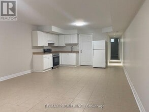 34 Algarve Crescent in Toronto, ON - Building Photo - Building Photo