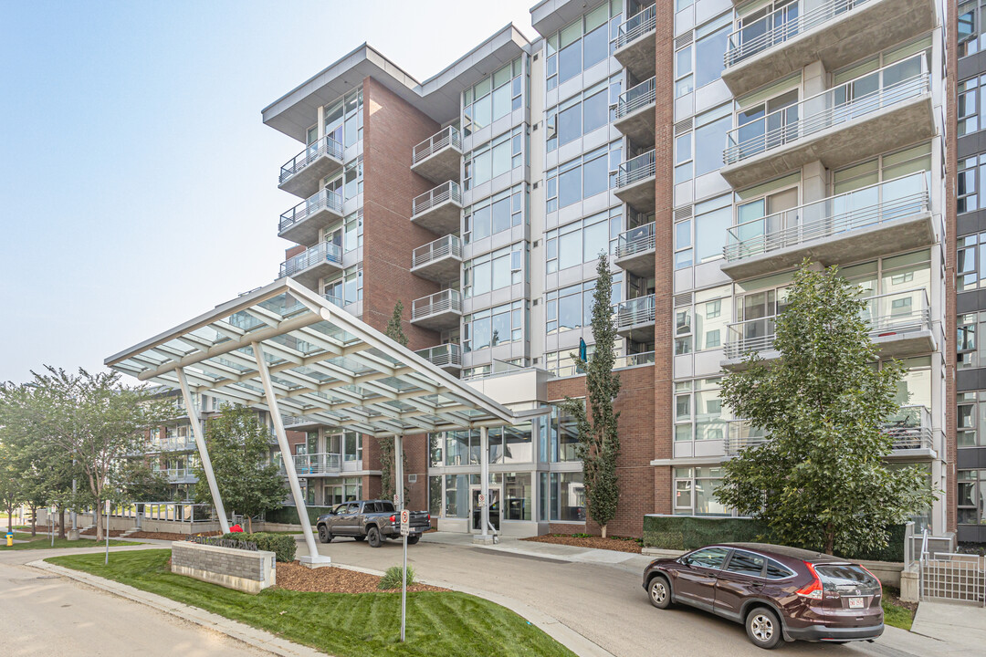 Regent at Century Park in Edmonton, AB - Building Photo