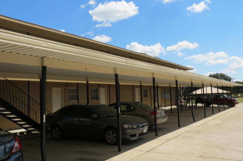 505 Evergreen St in Mexia, TX - Building Photo
