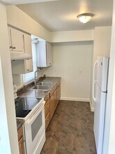 2717 Courtlandt Ave-Unit -2717 in Kalamazoo, MI - Foto de edificio - Building Photo