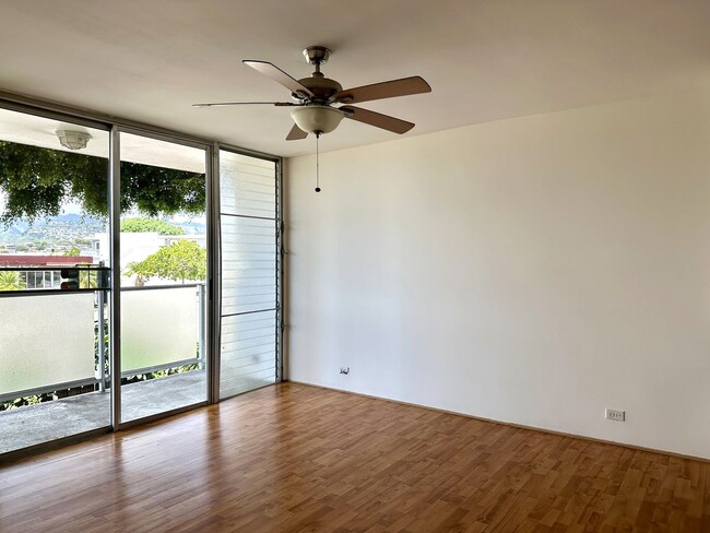 3151 Monsarrat Ave in Honolulu, HI - Building Photo - Building Photo