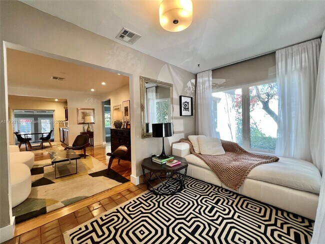 4639 SW 10th St in Miami, FL - Building Photo - Building Photo