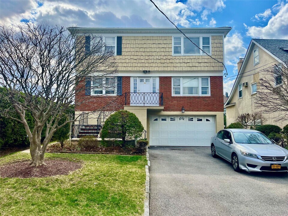 46 Merritt Ave in Eastchester, NY - Building Photo