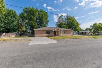 920 W Entiat Ave in Kennewick, WA - Building Photo - Building Photo