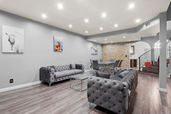 4711 Colfax Ave in North Hollywood, CA - Building Photo - Building Photo