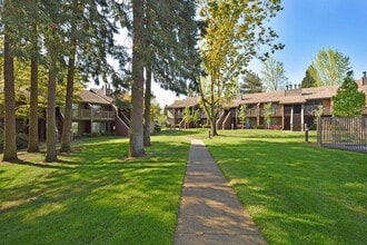 Stone Creek Apartments in Beaverton, OR - Foto de edificio - Building Photo