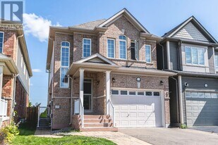 17 Wagner Crescent in Essa, ON - Building Photo