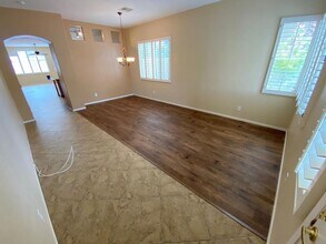 10121 Cardinal View Pl in Las Vegas, NV - Building Photo - Building Photo