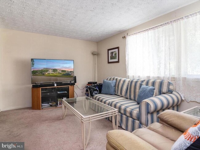 8028 Abbey Ct in Pasadena, MD - Building Photo - Building Photo