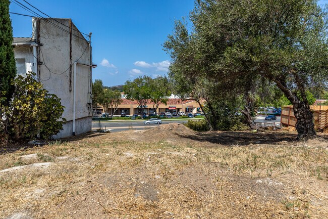 7901 Hillside Dr in La Mesa, CA - Building Photo - Building Photo