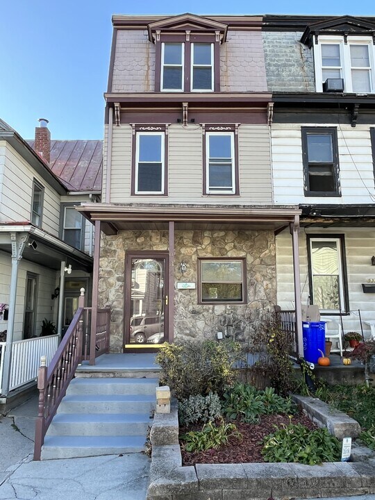 934 S 21st St in Harrisburg, PA - Building Photo