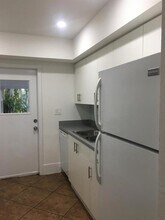 3741 NW 95th Ter in Sunrise, FL - Foto de edificio - Building Photo