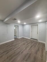 60 Beach Rd, Unit #1 in Revere, MA - Foto de edificio - Building Photo