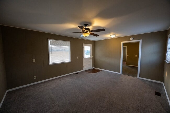 200 Sycamore St N in Cowan, TN - Building Photo - Building Photo