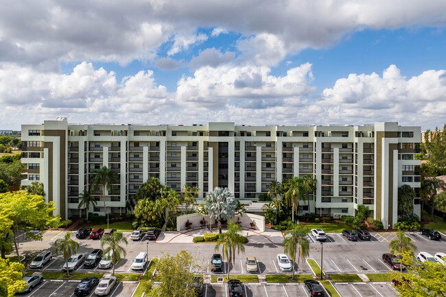 Horizon of Invarrary Condominiums in Lauderhill, FL - Foto de edificio - Building Photo