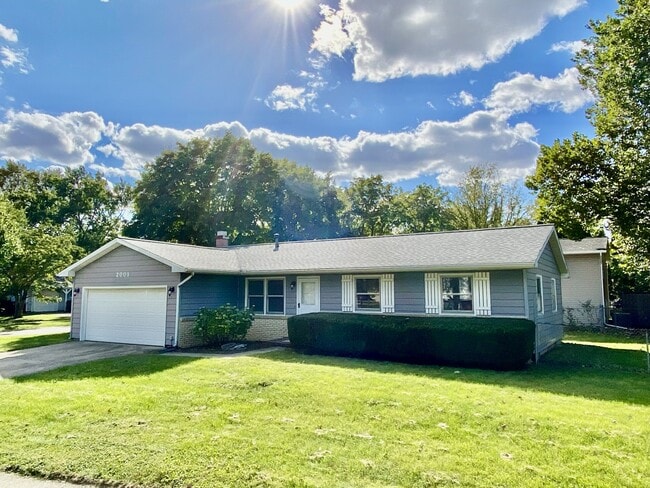 property at 2009 Crescent Dr