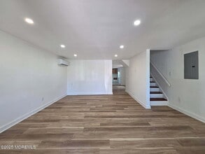 42 Linton Pl in Keansburg, NJ - Building Photo - Building Photo