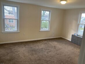 132 Stevens Ave in Little Falls, NJ - Foto de edificio - Building Photo