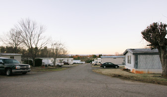 Suburban Valley Apartments