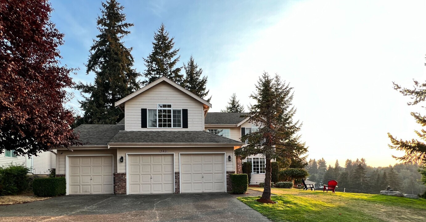 5401 Highland Dr SE in Auburn, WA - Building Photo