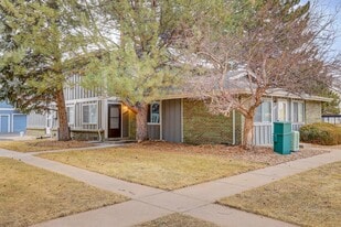 13393 E Louisiana Ave in Aurora, CO - Building Photo