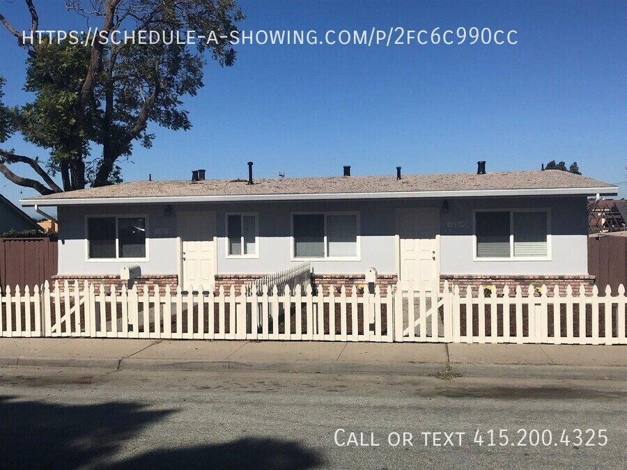 1261 Elm Ave in Seaside, CA - Foto de edificio