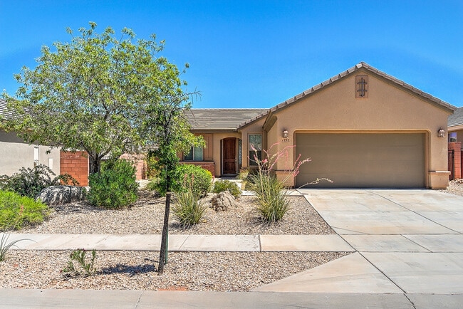 property at 1292 N Overland Trails Cir
