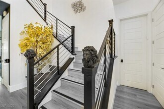 8117 Aster Meadow Way in Las Vegas, NV - Building Photo - Building Photo