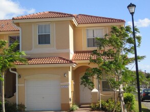 12471 SW 124th Path in Miami, FL - Building Photo - Building Photo