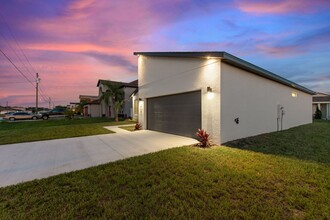 2143 Rock Dr in Poinciana, FL - Building Photo - Building Photo