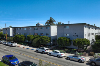 4885 Cole St in San Diego, CA - Foto de edificio - Building Photo