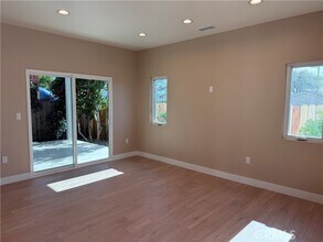 1072 N Vinedo Ave in Pasadena, CA - Building Photo - Building Photo