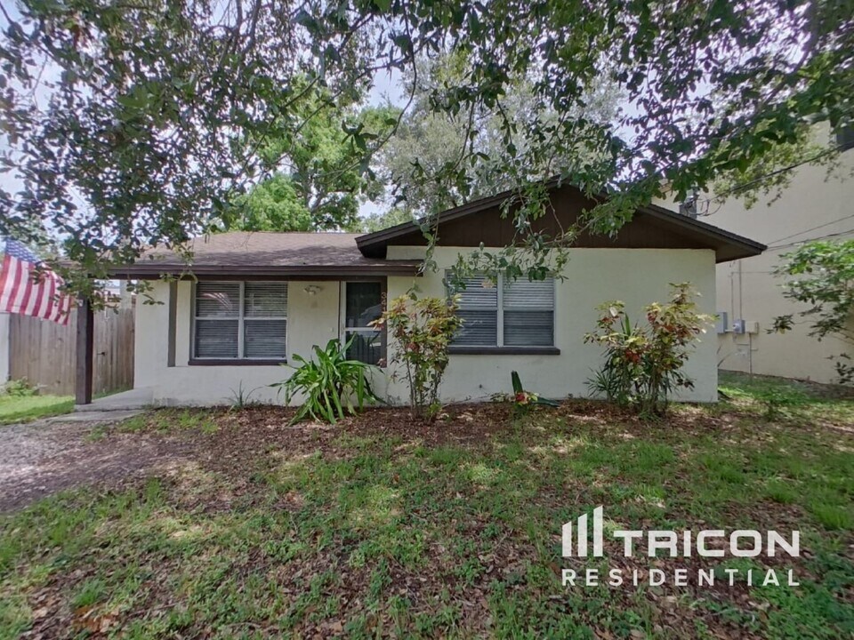 3415 W Bay Ave in Tampa, FL - Building Photo